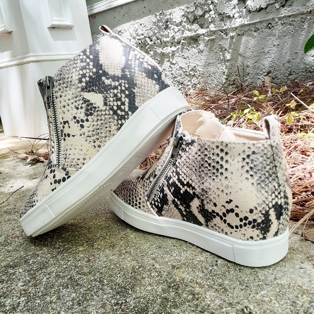 ๐NWOB Time and Tru Snake Wedge Sneakers - Picture 7 of 7
